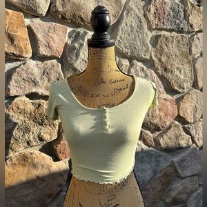 size s, light green color crop top